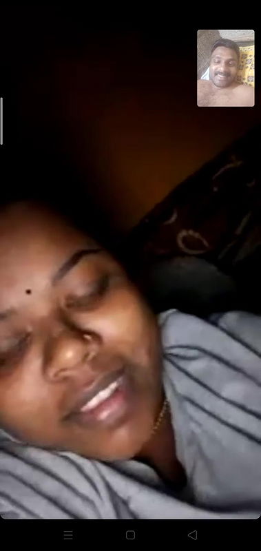mallu wife boobs showing video call