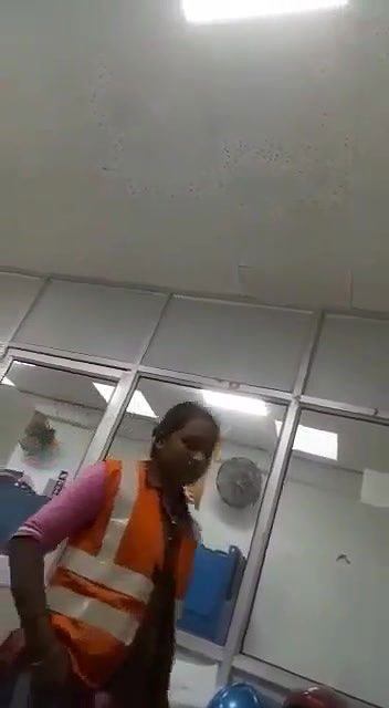 Hindi office sex scandal MMS video