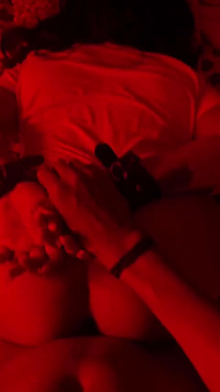 Valentine pe Handcuff karke gaand maari