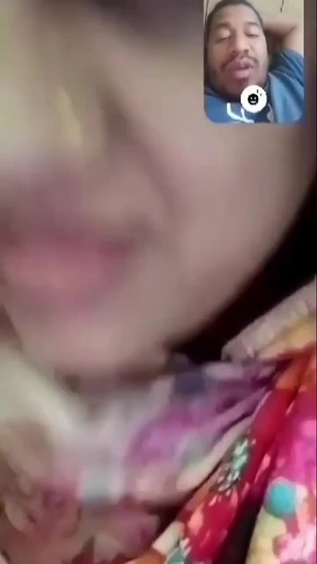 Beautiful Cheater Aunty Showing 1