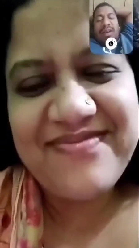 Beautiful Cheater Aunty Showing 1