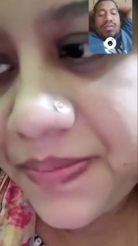 Beautiful Cheater Aunty Showing 1