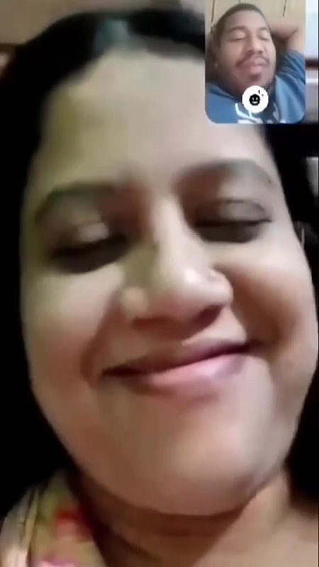 Beautiful Cheater Aunty Showing 1