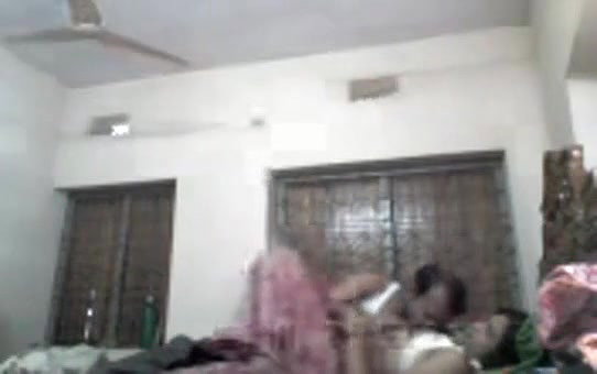 Bengalii couple fucking quick