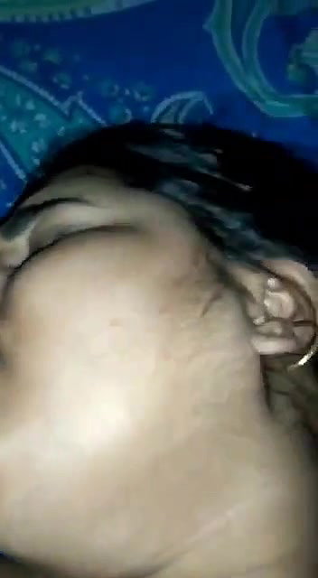 jaht wali bhbahi ki chut mein ungli krke choda