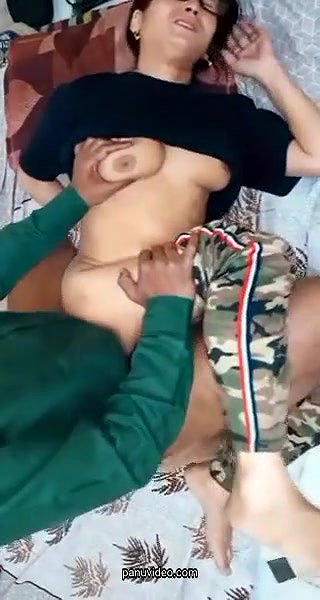 Chasmish ladki ki chudai