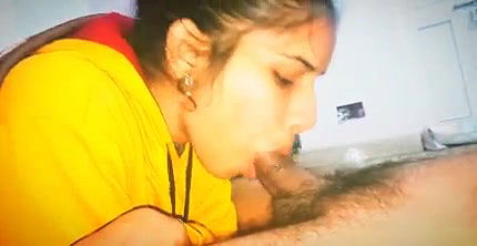 Desi maid sucking dick MMS homemade video