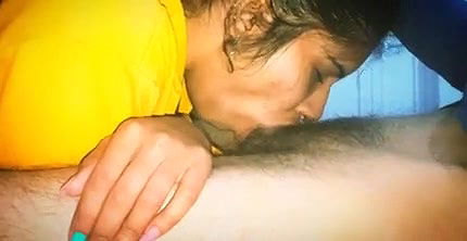 Desi maid sucking dick MMS homemade video