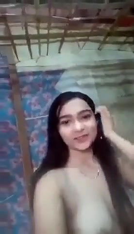 sexy Desi girl nude MMS selfie video