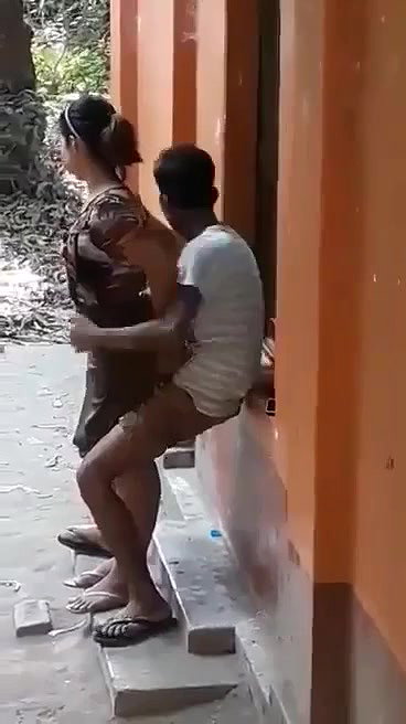 Standing kothilveppu