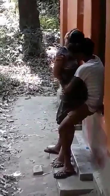 Standing kothilveppu