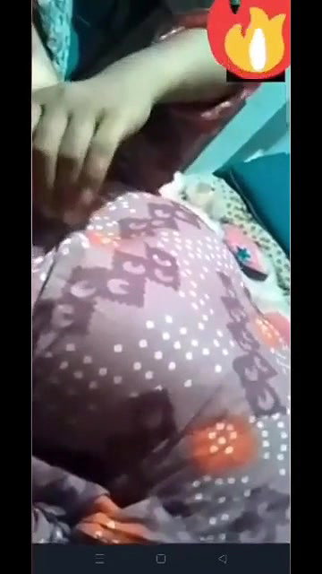 Bengali Sexy Village Girl Showing Boobs On VC