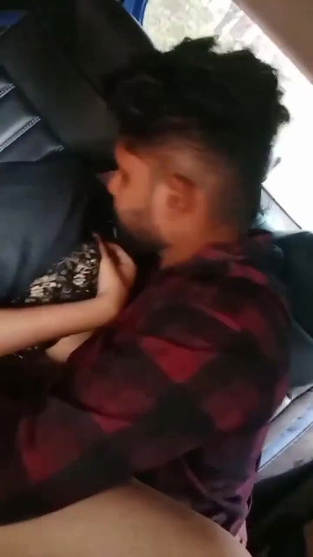 sex with gf inside car