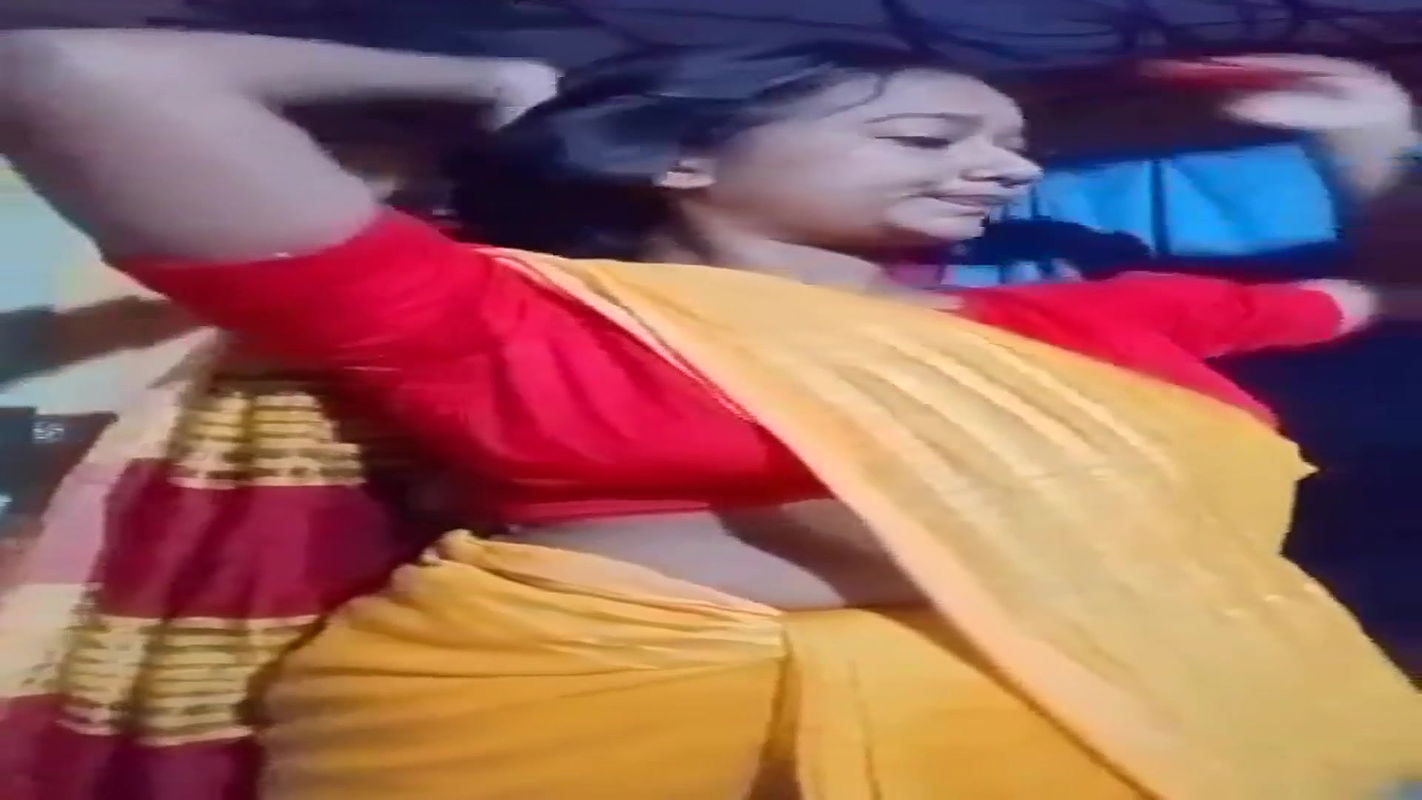 saree kholke nangi video banayi