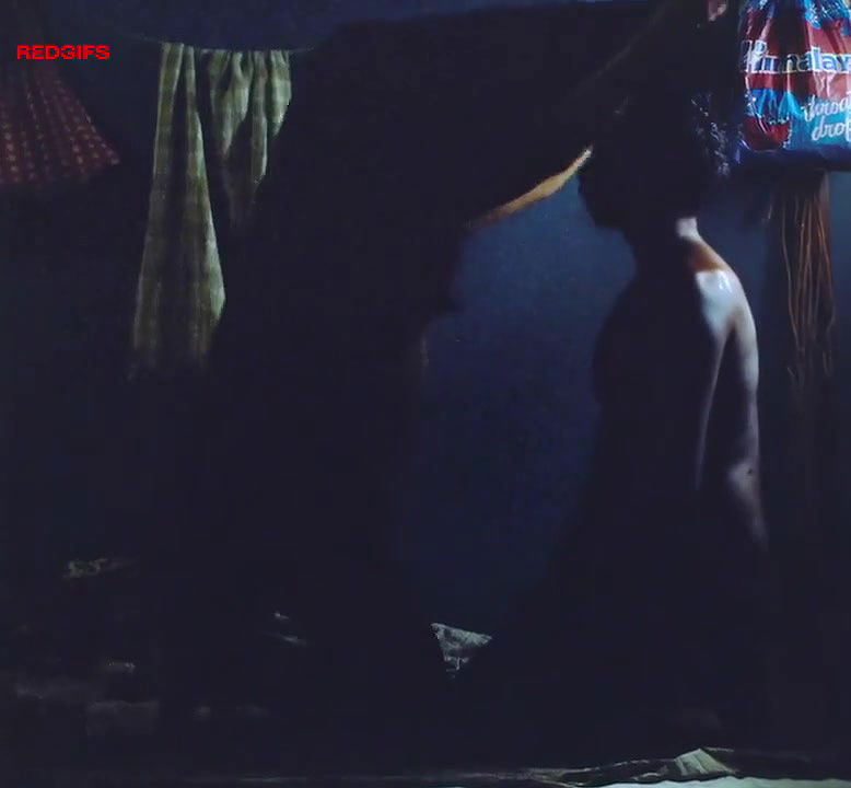 actress rathika apte boobs show movie clip