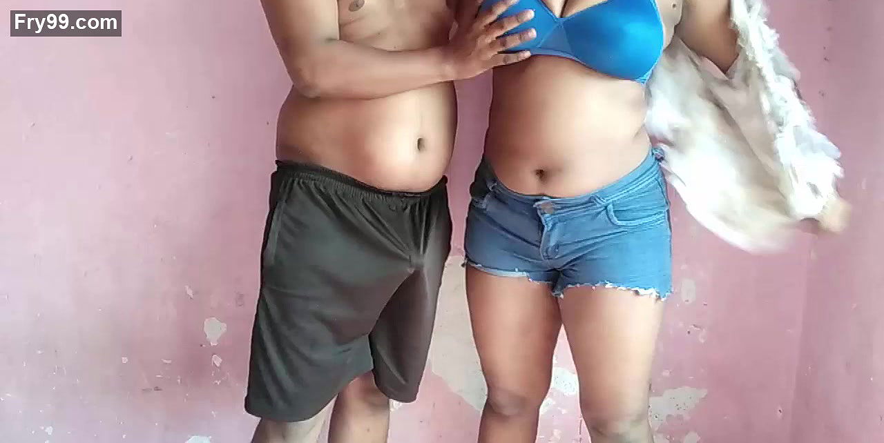 Patni Ki Pehli Baar Gaand Maari Aur Land chusaya