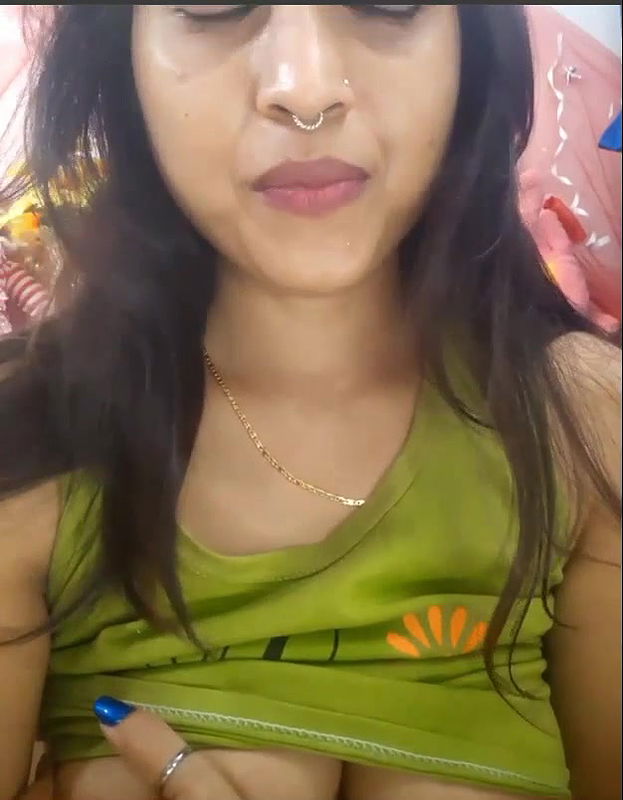 cute wife boobs showing live