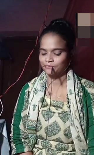 desi bhabhi video calling her friend showing boobs pussy