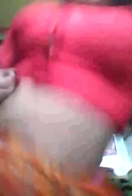 Sexy Bhabhi Showing Her Boobs and Fingering