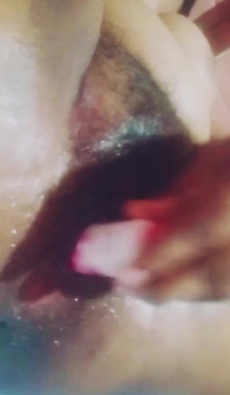 hairy pussy girl pussy masturbation with powder bottle