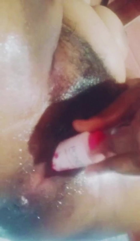 hairy pussy girl pussy masturbation with powder bottle