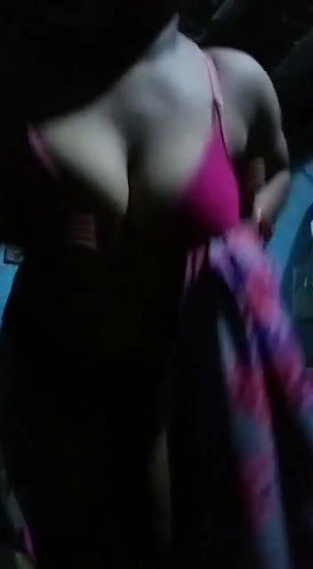 tamil tight ass dress cleavage south indian aunty