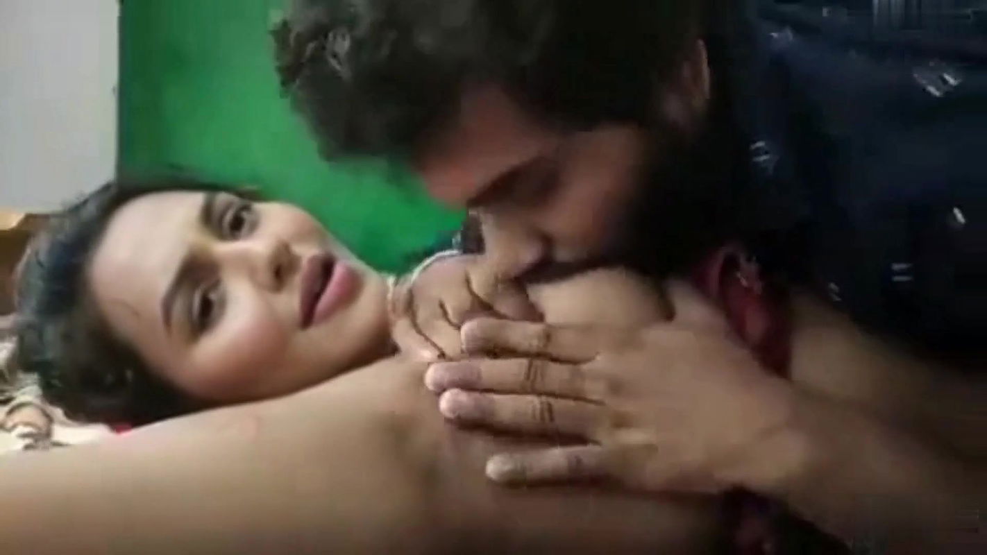 cute ladki ki chuche chusi