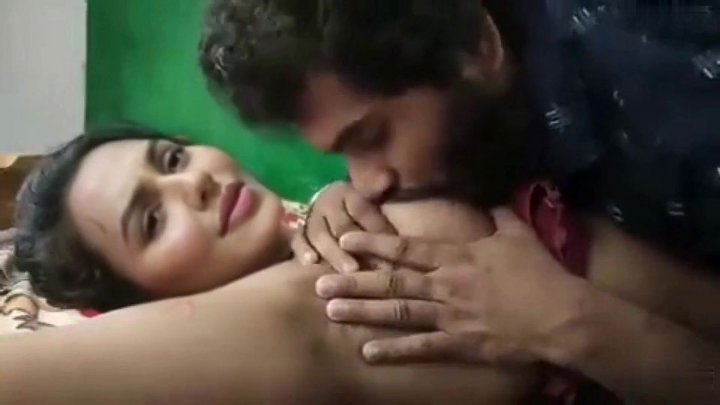 cute ladki ki chuche chusi