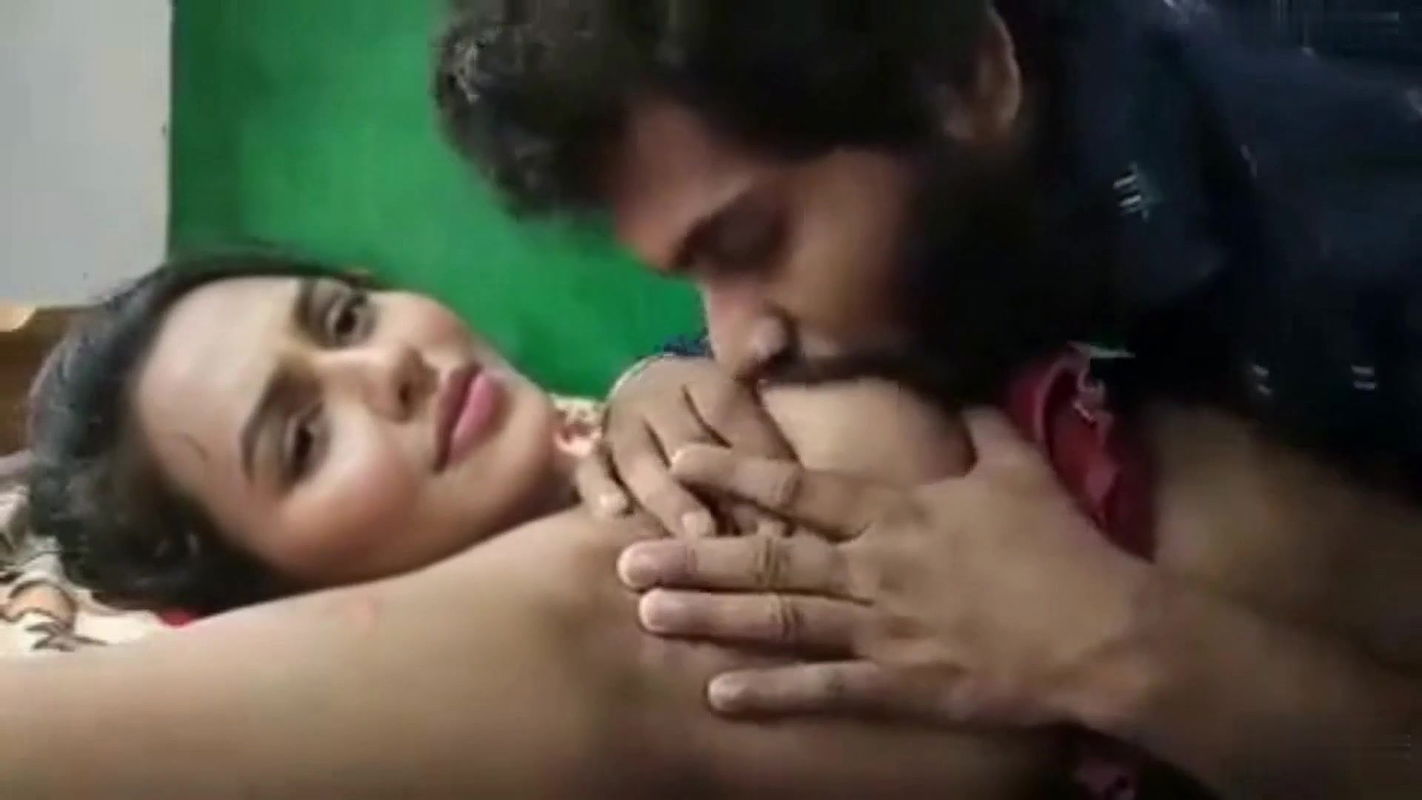 cute ladki ki chuche chusi