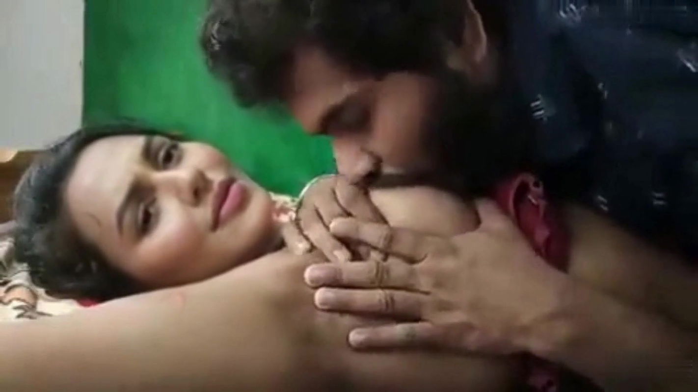 cute ladki ki chuche chusi