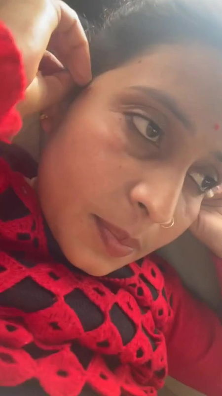 pervert guy making nude video of bhabhi