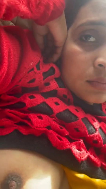 pervert guy making nude video of bhabhi