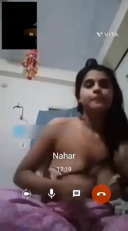 Desi Cute Girl Showing