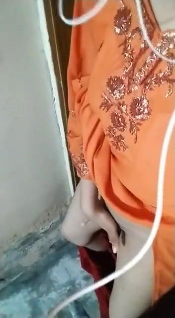 ladki ne shalwar kholke chut ragdi vc mein