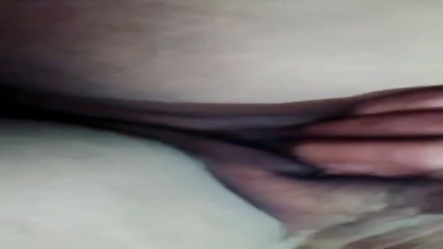 gaon ki bhabhi ne saree kholke nangi video banayi