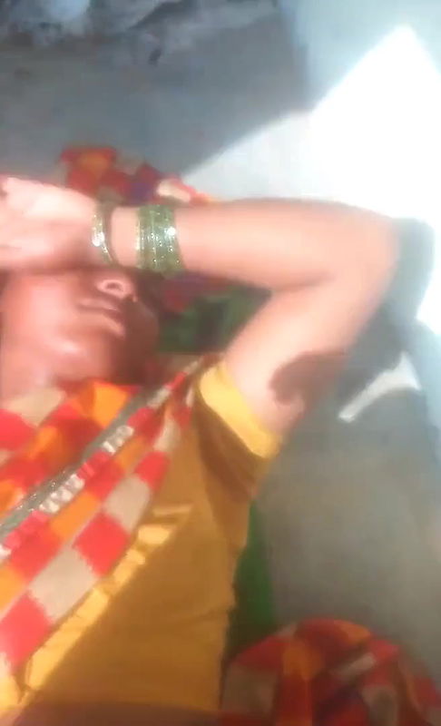 saree uthake khule mein chudai kri