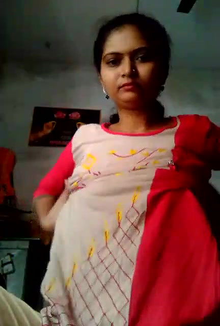 shalwar kholke nangi video banayi