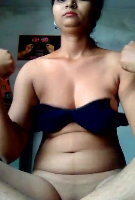 shalwar kholke nangi video banayi