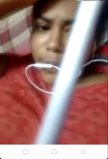 BUSTY BANGLADESHI GF SHOWING ON VC