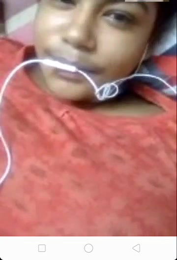 BUSTY BANGLADESHI GF SHOWING ON VC