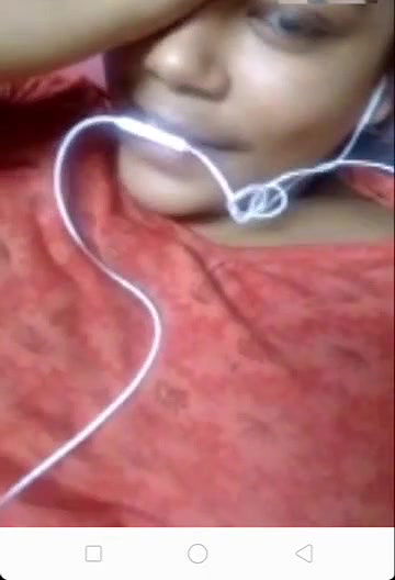 BUSTY BANGLADESHI GF SHOWING ON VC