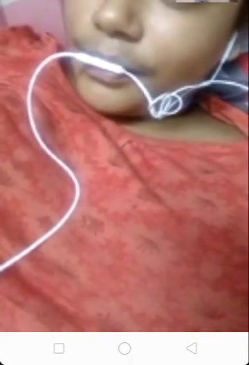 BUSTY BANGLADESHI GF SHOWING ON VC