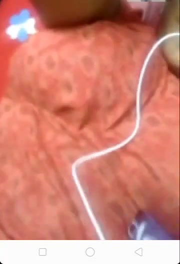 BUSTY BANGLADESHI GF SHOWING ON VC