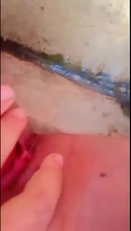 Sexy Figure GF Showing Boobs Pussy