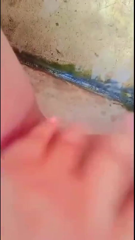 Sexy Figure GF Showing Boobs Pussy