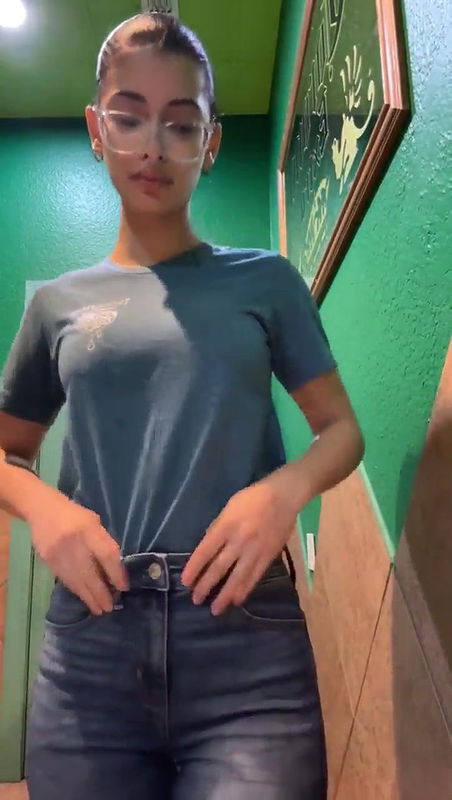 Slim Sexy Girl Nude Show 1