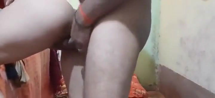 Desi Bhavi Ko Aniversary Par Uske Husband Ne Alag Alag Pose Me Uski Chudai Ki