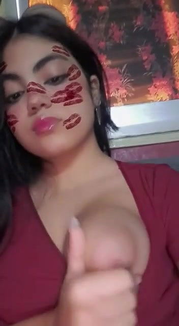 Indian Babe Showing Boob