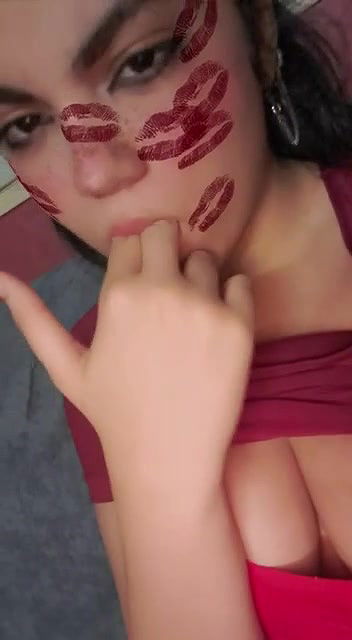 Indian Babe Showing Boob