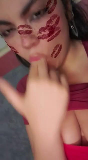 Indian Babe Showing Boob